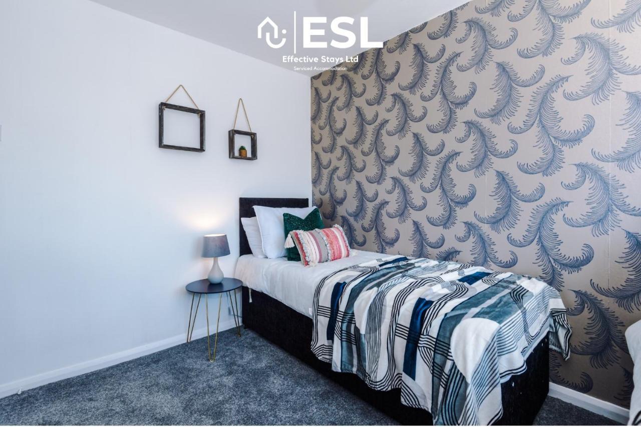 3 Bedroom House With Garden And Driveway Parking - Less Than 10 Mins From Chester City Centre Eksteriør billede