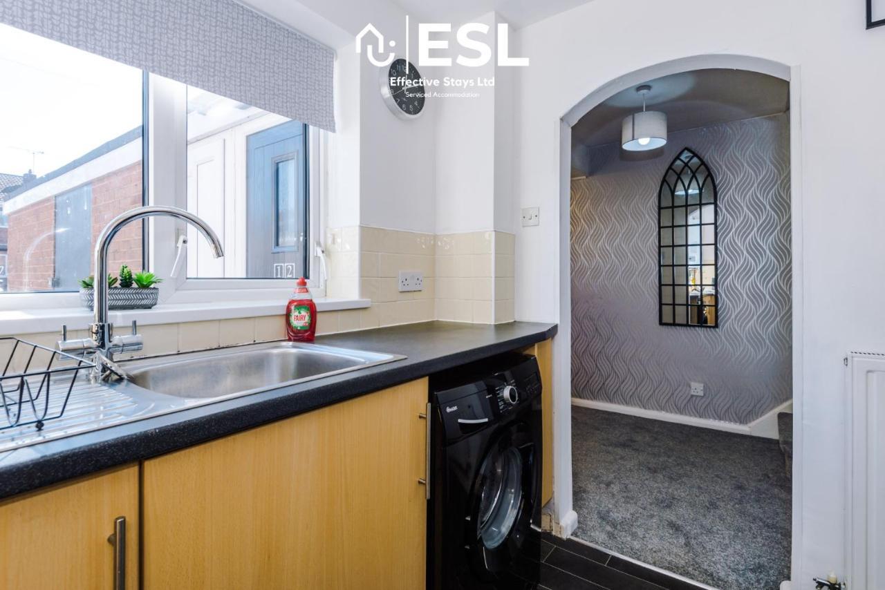 3 Bedroom House With Garden And Driveway Parking - Less Than 10 Mins From Chester City Centre Eksteriør billede