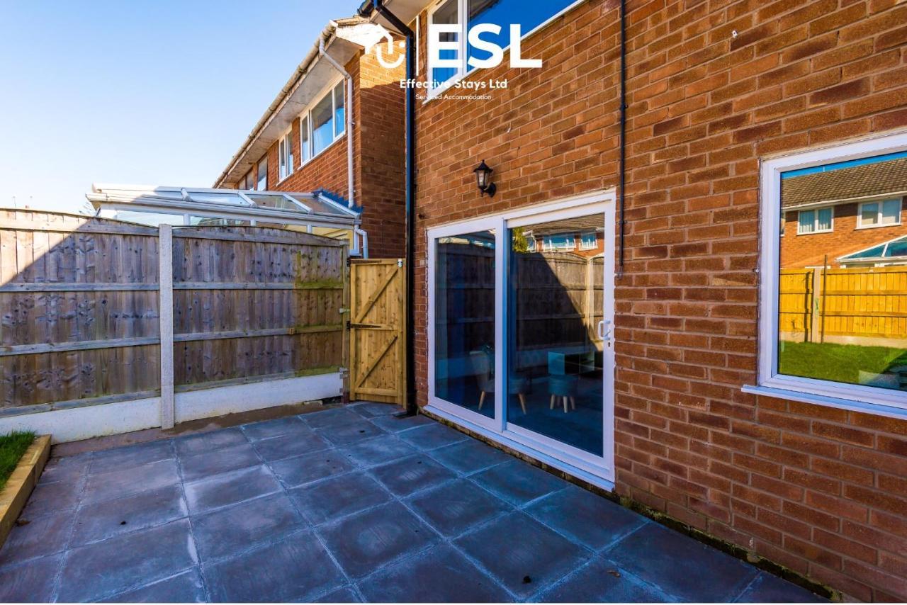 3 Bedroom House With Garden And Driveway Parking - Less Than 10 Mins From Chester City Centre Eksteriør billede