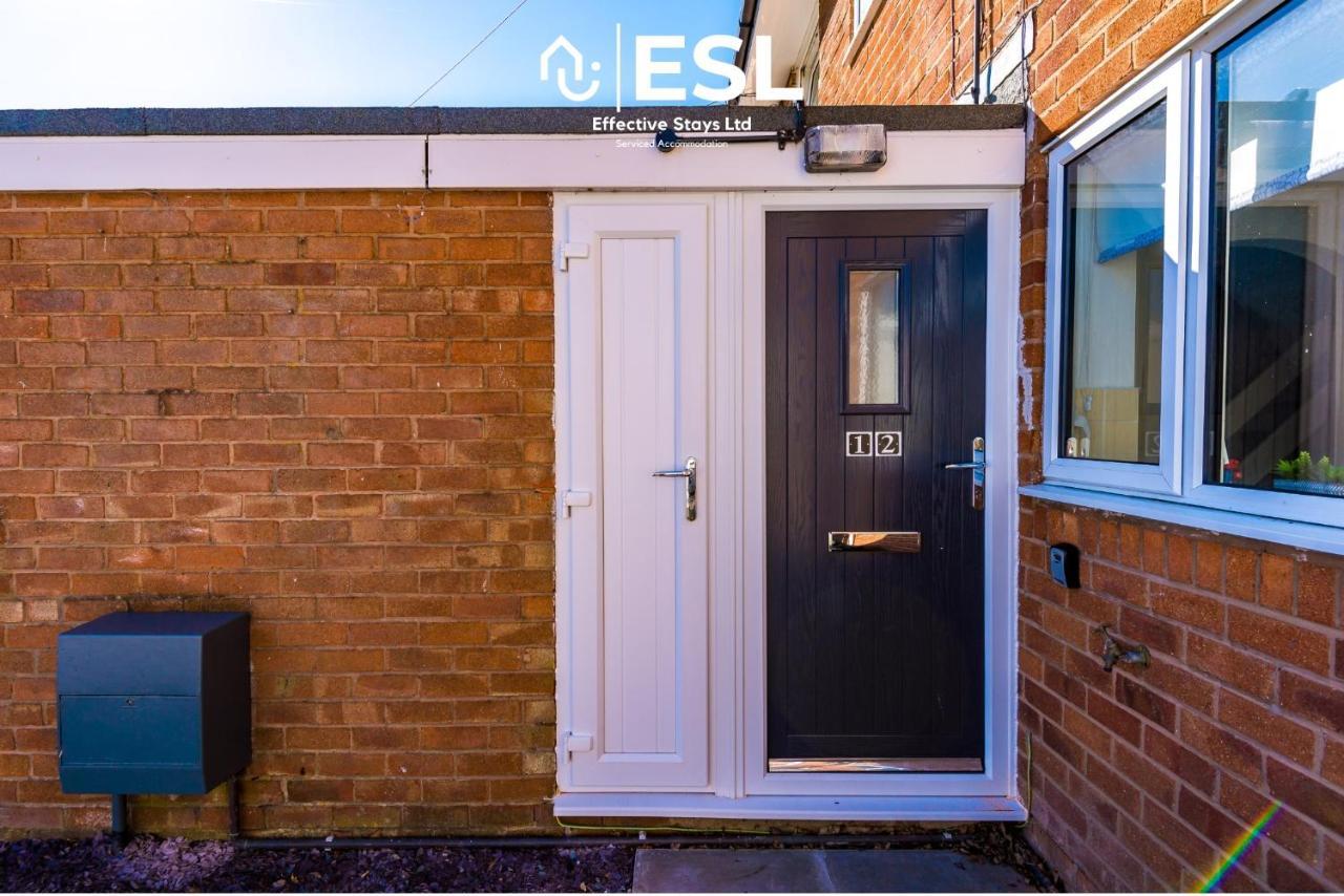 3 Bedroom House With Garden And Driveway Parking - Less Than 10 Mins From Chester City Centre Eksteriør billede