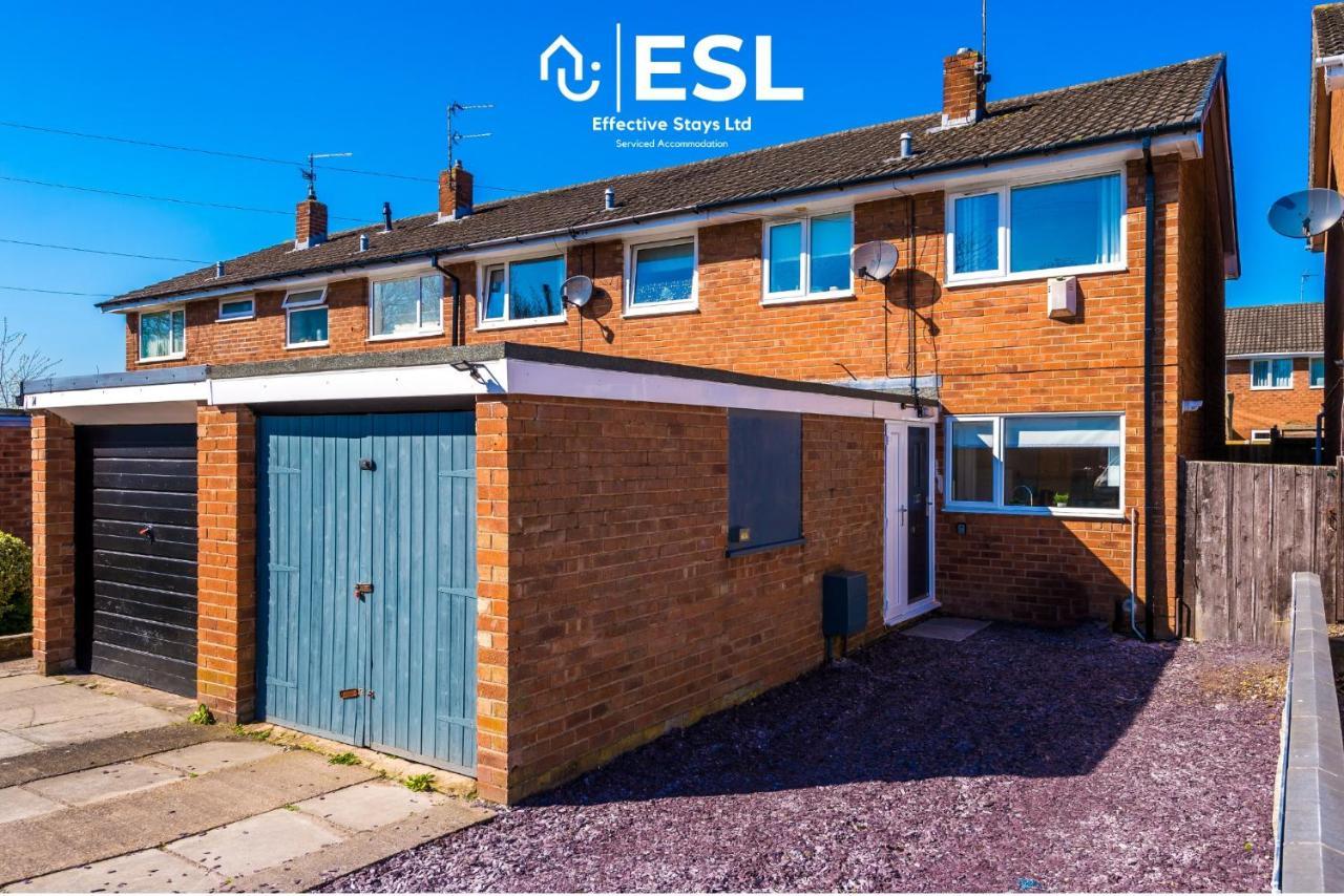 3 Bedroom House With Garden And Driveway Parking - Less Than 10 Mins From Chester City Centre Eksteriør billede